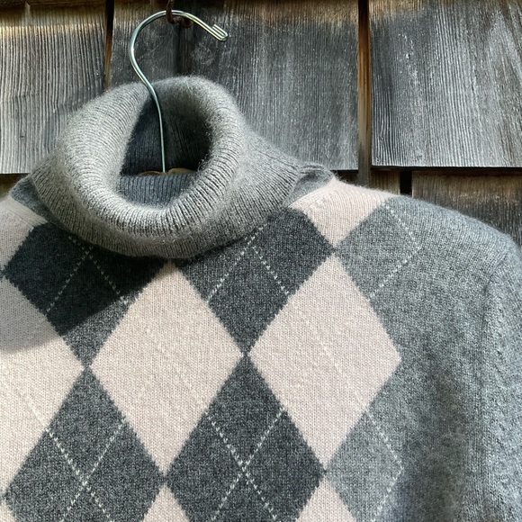 - Apt 9 Cashmere Sweater - Picture 4 of 6